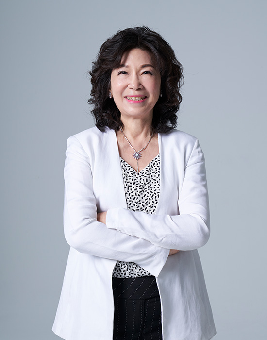 Dr. Maylee Huang